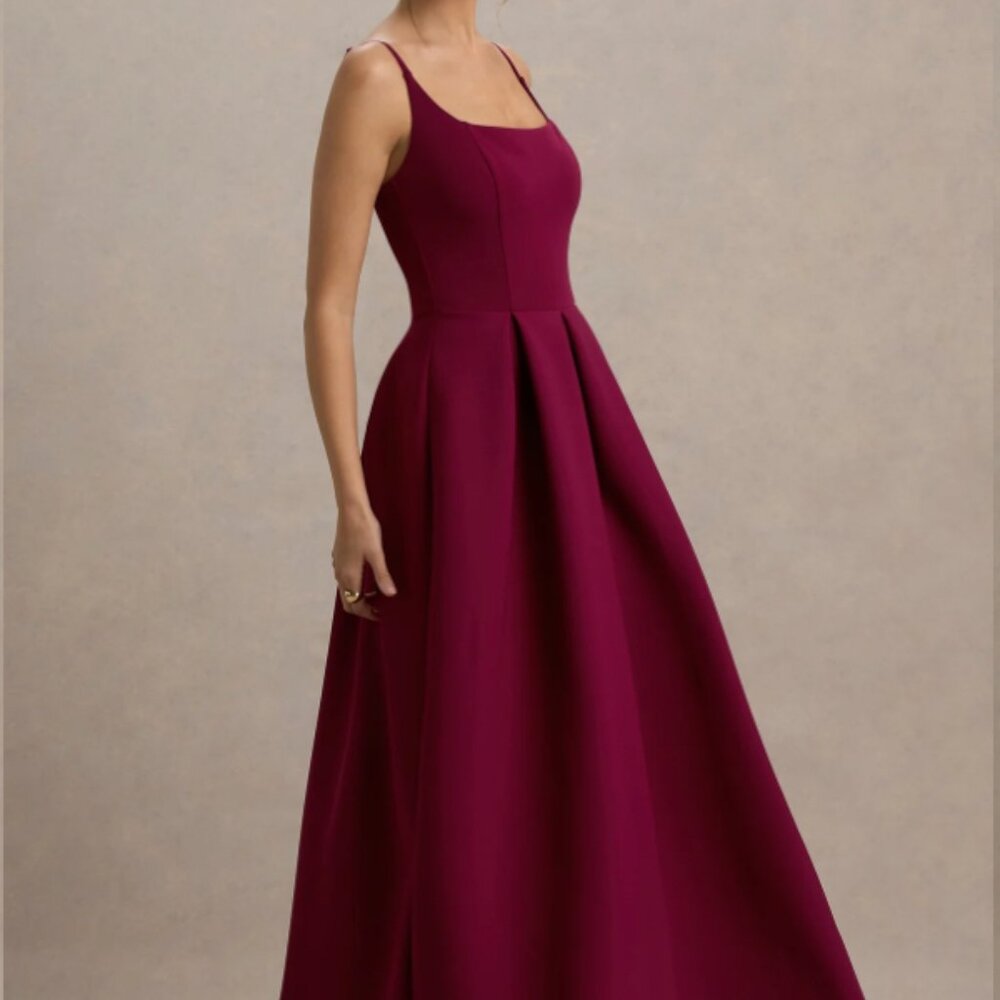 Club L - Bambina Burgundy Scoop-Neck Pleated Maxi Dress